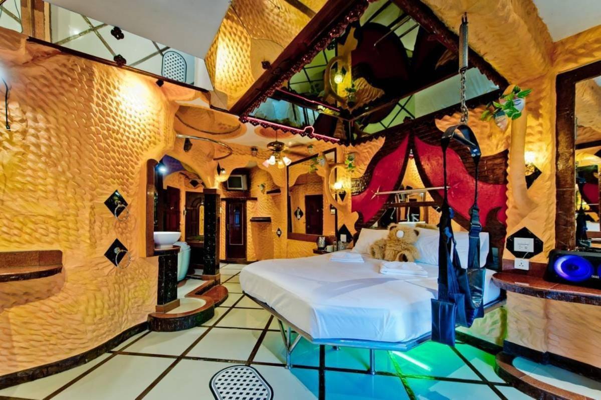 Penthouse Pattaya Hotel Екстериор снимка