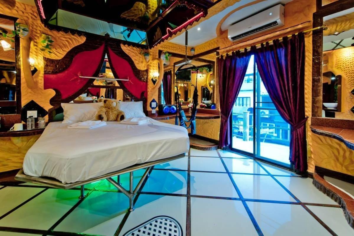 Penthouse Pattaya Hotel Екстериор снимка