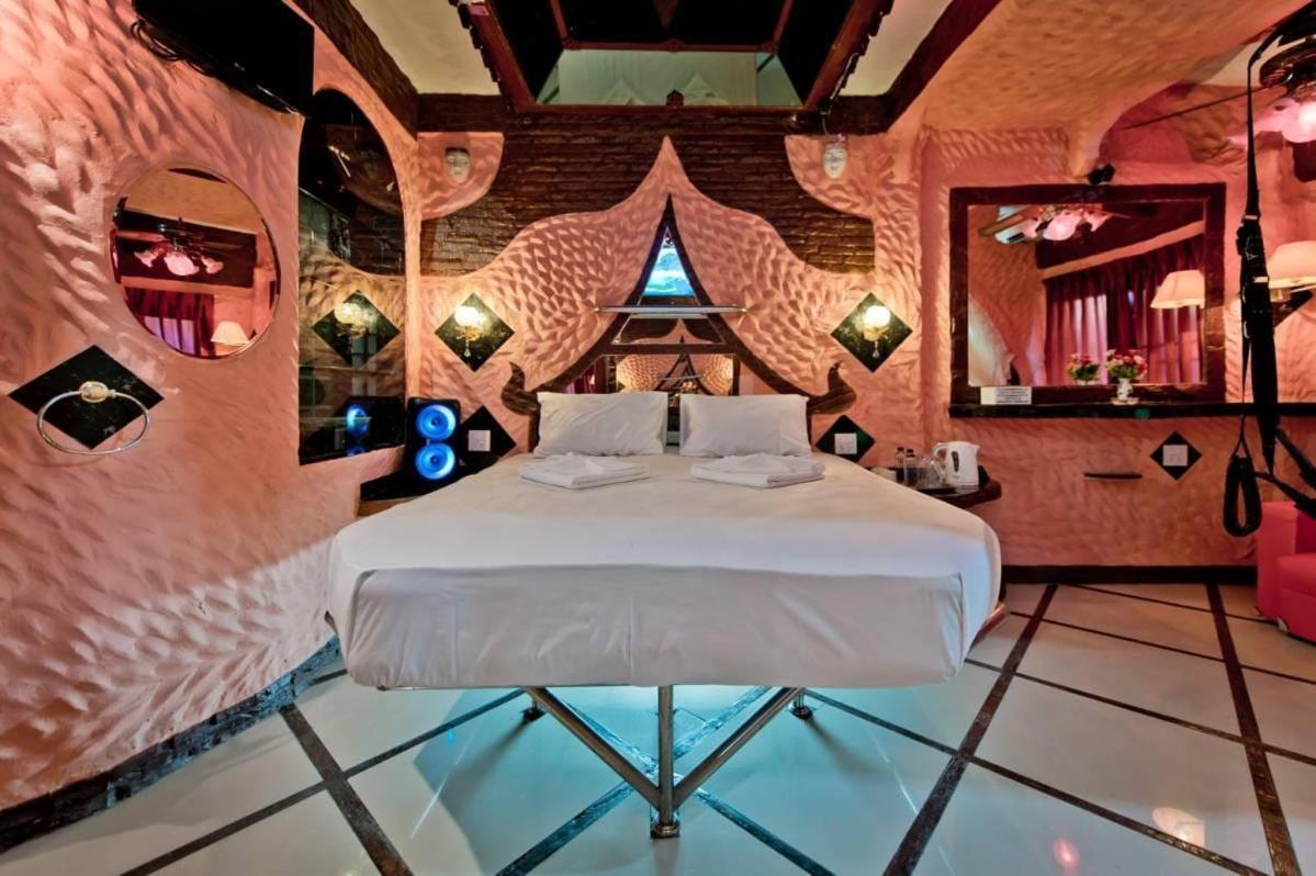 Penthouse Pattaya Hotel Екстериор снимка